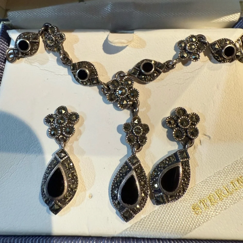 VTG  Black Onyx Marquesite Art Deco Sterling Silver Necklace & Earring Set‎ 925
